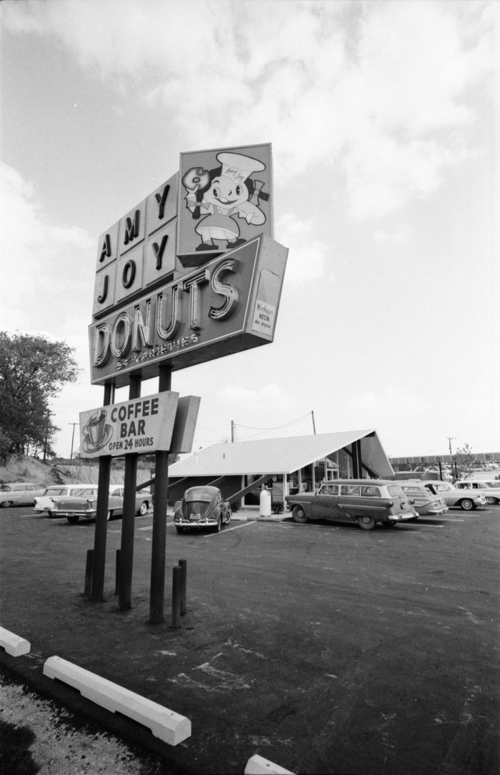 Amy Joy Donuts - Ann Arbor - 2030 W Stadium Blvd 2 (newer photo)